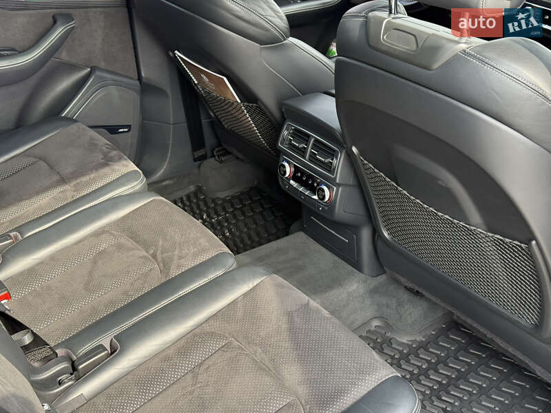 Внедорожник / Кроссовер Audi Q7 2017 в Каменец-Подольском