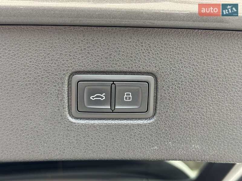 Внедорожник / Кроссовер Audi Q7 2017 в Каменец-Подольском