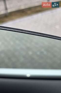 Позашляховик / Кросовер Audi Q7 2024 в 