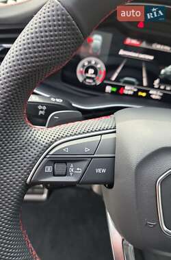 Позашляховик / Кросовер Audi Q7 2024 в 