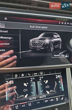 Позашляховик / Кросовер Audi Q7 2024 в 
