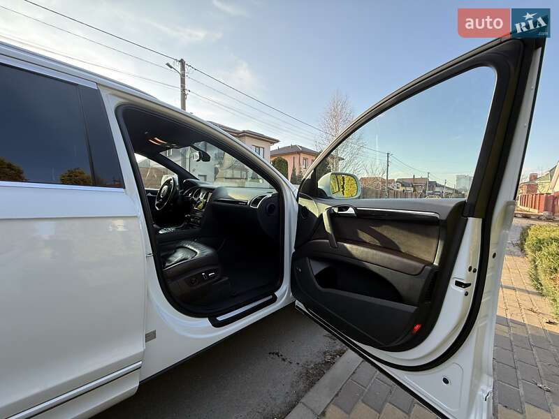 Позашляховик / Кросовер Audi Q7 2013 в Києві
