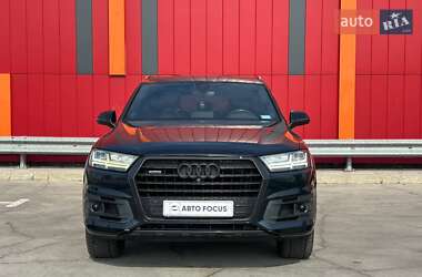 Внедорожник / Кроссовер Audi Q7 2017 в 