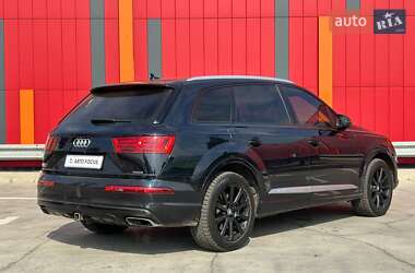 Внедорожник / Кроссовер Audi Q7 2017 в 