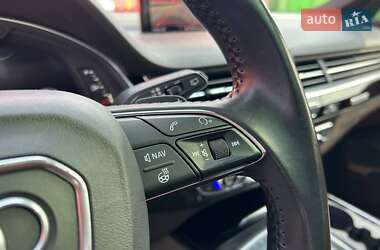 Внедорожник / Кроссовер Audi Q7 2017 в 