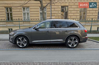 Внедорожник / Кроссовер Audi Q7 2020 в 