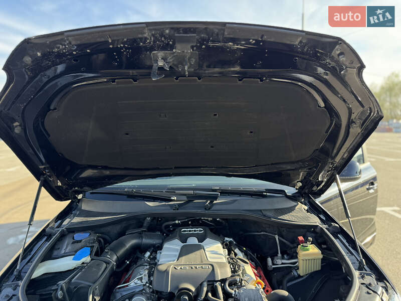 Позашляховик / Кросовер Audi Q7 2015 в Києві