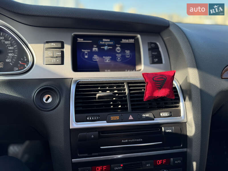 Позашляховик / Кросовер Audi Q7 2015 в Києві