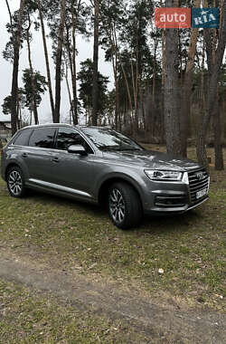 Внедорожник / Кроссовер Audi Q7 2016 в 