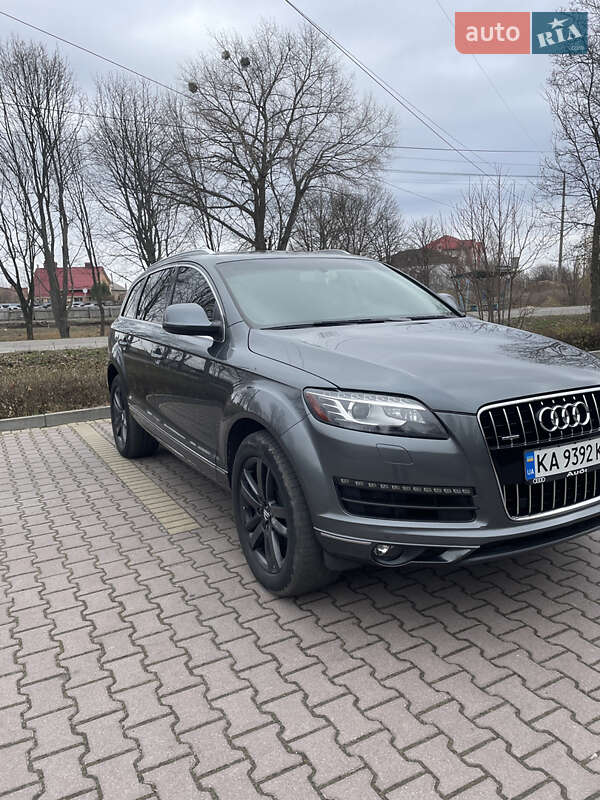 Внедорожник / Кроссовер Audi Q7 2015 в Миргороде