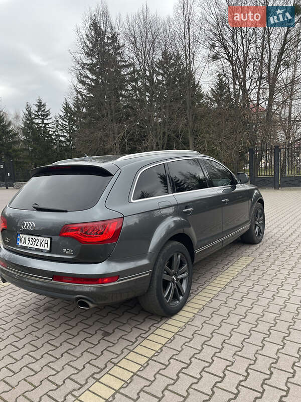 Внедорожник / Кроссовер Audi Q7 2015 в Миргороде