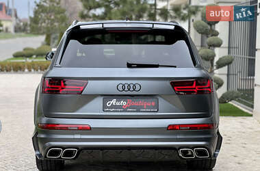 Внедорожник / Кроссовер Audi Q7 2017 в 