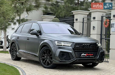 Внедорожник / Кроссовер Audi Q7 2017 в 