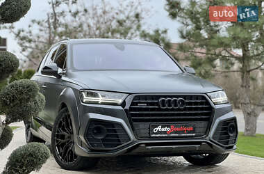 Внедорожник / Кроссовер Audi Q7 2017 в 