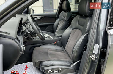 Внедорожник / Кроссовер Audi Q7 2017 в 