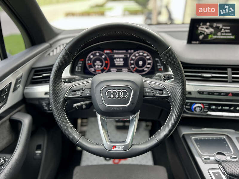 Внедорожник / Кроссовер Audi Q7 2017 в Одессе