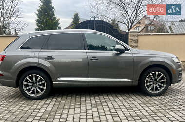 Позашляховик / Кросовер Audi Q7 2017 в 