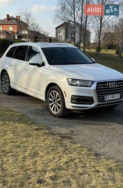 Внедорожник / Кроссовер Audi Q7 2017 в 