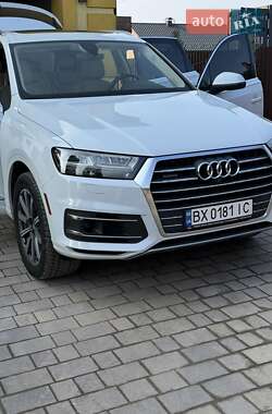 Внедорожник / Кроссовер Audi Q7 2017 в 