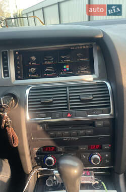 Внедорожник / Кроссовер Audi Q7 2007 в 