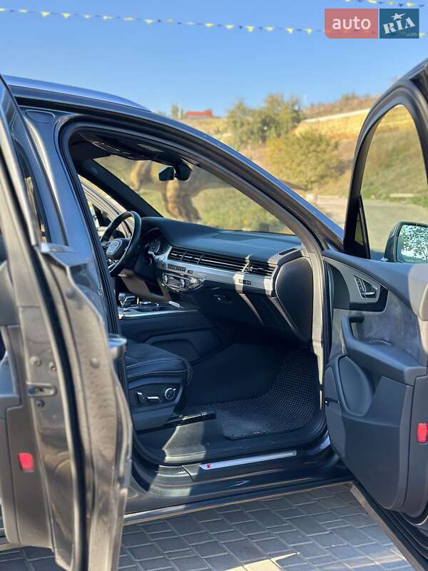 Внедорожник / Кроссовер Audi Q7 2017 в Одессе
