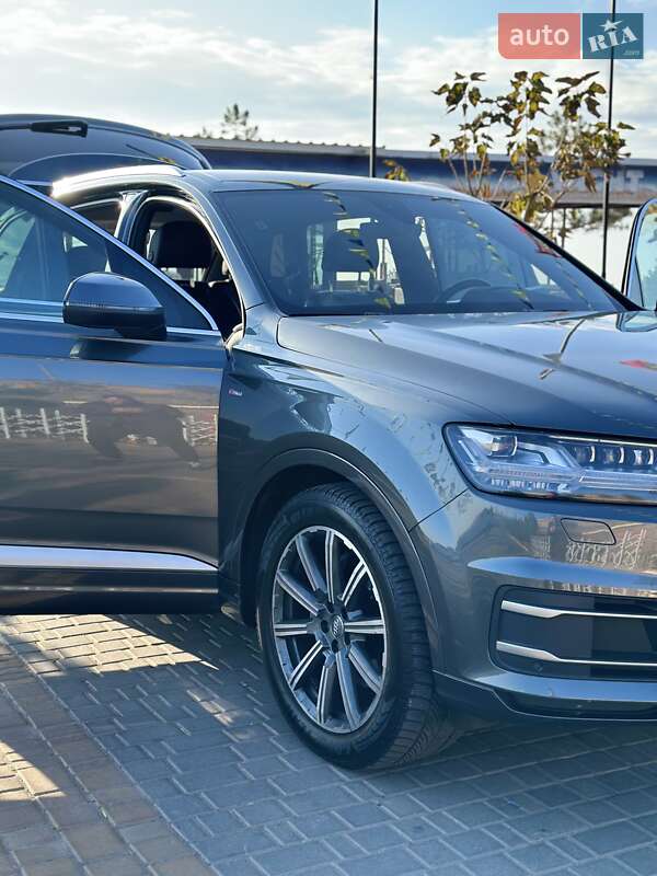 Внедорожник / Кроссовер Audi Q7 2017 в Одессе