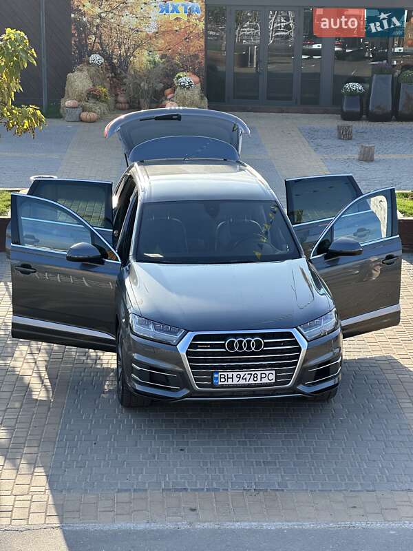 Внедорожник / Кроссовер Audi Q7 2017 в Одессе