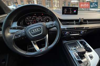 Внедорожник / Кроссовер Audi Q7 2018 в 