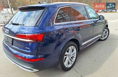 Внедорожник / Кроссовер Audi Q7 2020 в 