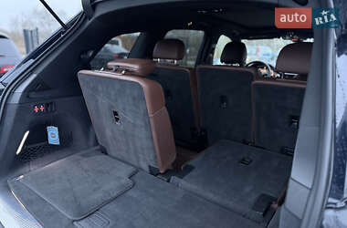 Внедорожник / Кроссовер Audi Q7 2016 в 