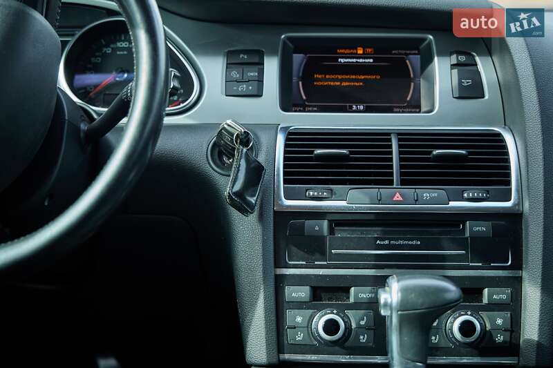 Позашляховик / Кросовер Audi Q7 2014 в Львові