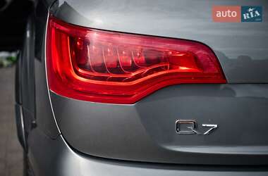 Внедорожник / Кроссовер Audi Q7 2014 в 