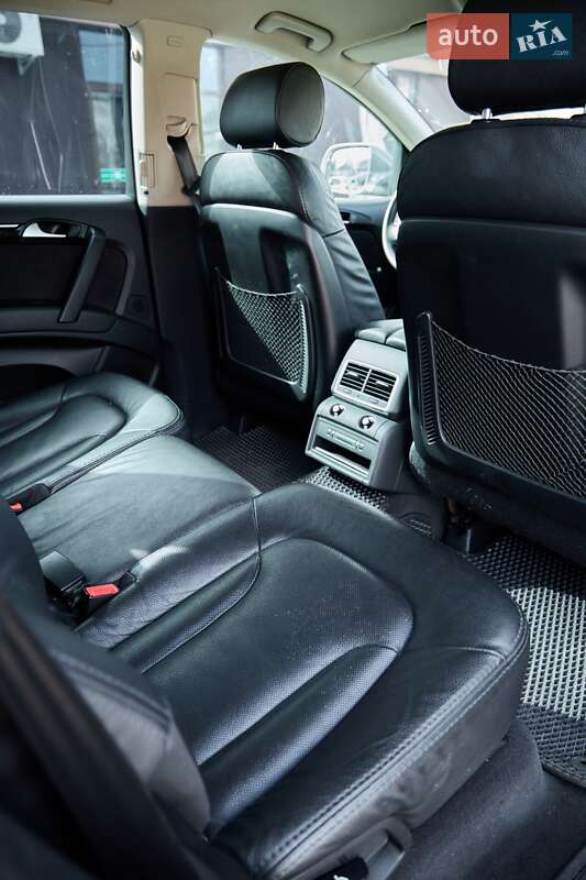 Позашляховик / Кросовер Audi Q7 2014 в Львові