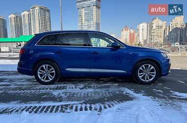 Внедорожник / Кроссовер Audi Q7 2016 в 