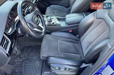 Внедорожник / Кроссовер Audi Q7 2016 в 