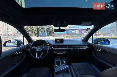 Внедорожник / Кроссовер Audi Q7 2016 в 