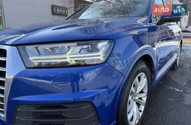 Внедорожник / Кроссовер Audi Q7 2016 в 