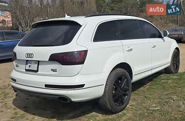 Внедорожник / Кроссовер Audi Q7 2015 в 