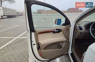 Внедорожник / Кроссовер Audi Q7 2013 в 