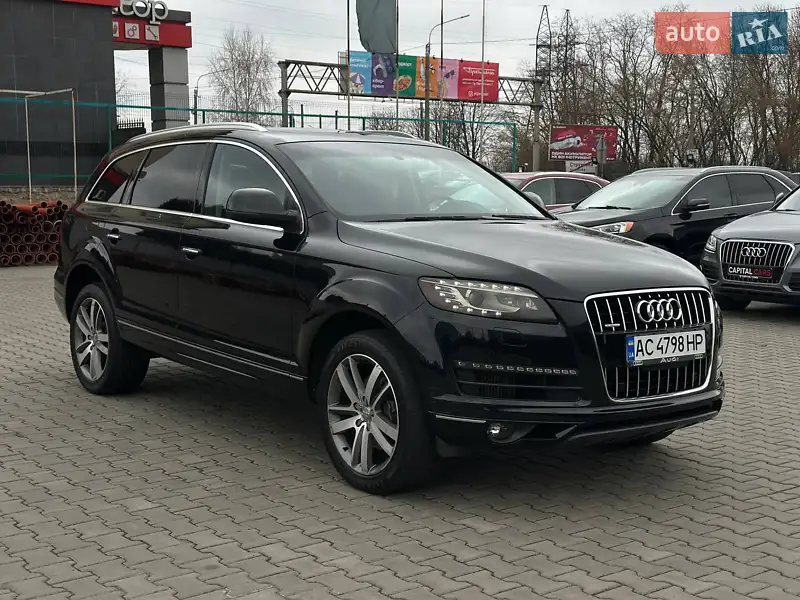 Внедорожник / Кроссовер Audi Q7 2015 в 