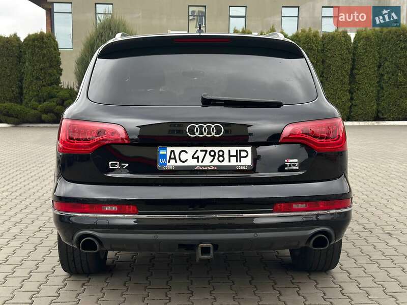 Позашляховик / Кросовер Audi Q7 2015 в Луцьку