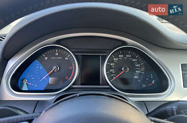 Внедорожник / Кроссовер Audi Q7 2012 в 
