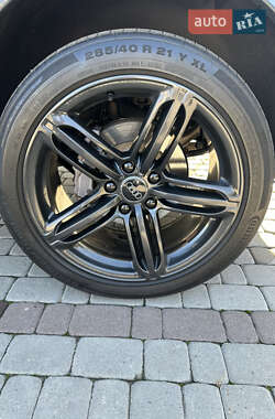 Внедорожник / Кроссовер Audi Q7 2012 в 