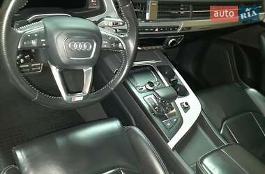 Позашляховик / Кросовер Audi Q7 2017 в 