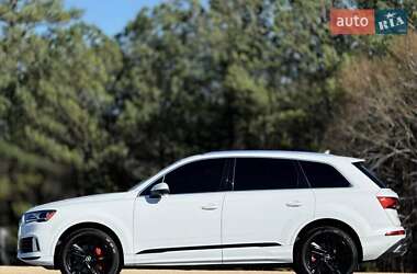 Внедорожник / Кроссовер Audi Q7 2021 в 