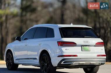 Внедорожник / Кроссовер Audi Q7 2021 в 