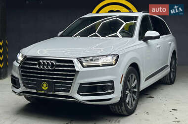 Внедорожник / Кроссовер Audi Q7 2018 в 