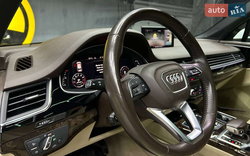 Позашляховик / Кросовер Audi Q7 2018 в Чернівцях