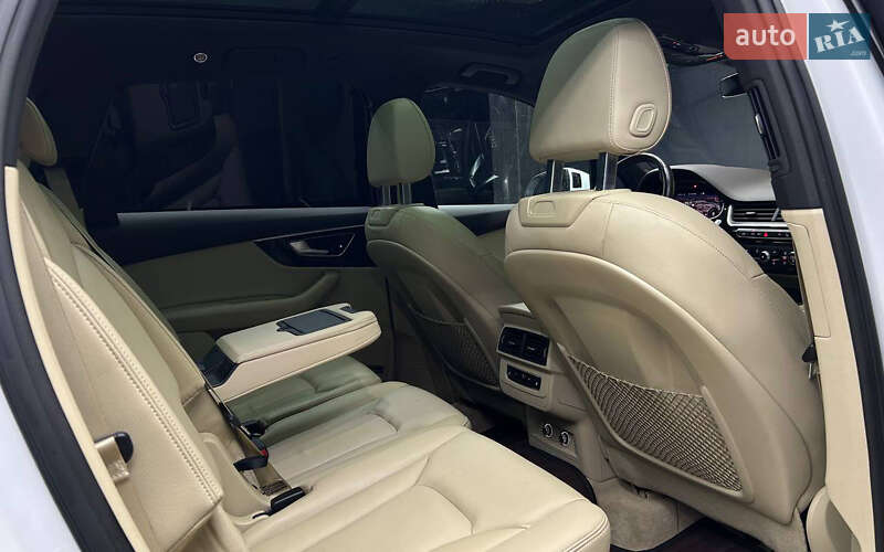 Позашляховик / Кросовер Audi Q7 2018 в Чернівцях
