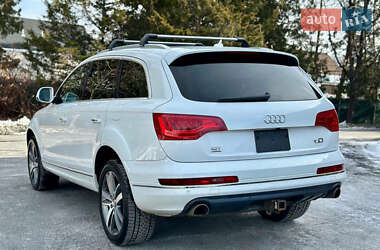 Внедорожник / Кроссовер Audi Q7 2015 в 